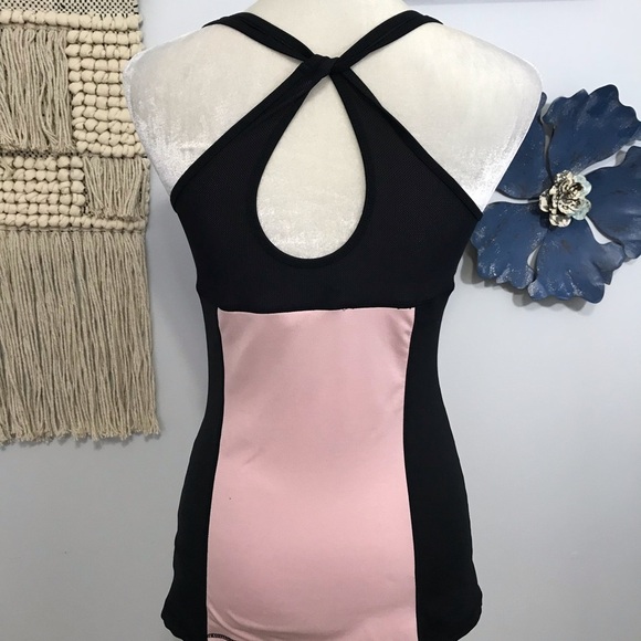 Cynthia Rowley workout top with built in bra - Picture 3 of 8